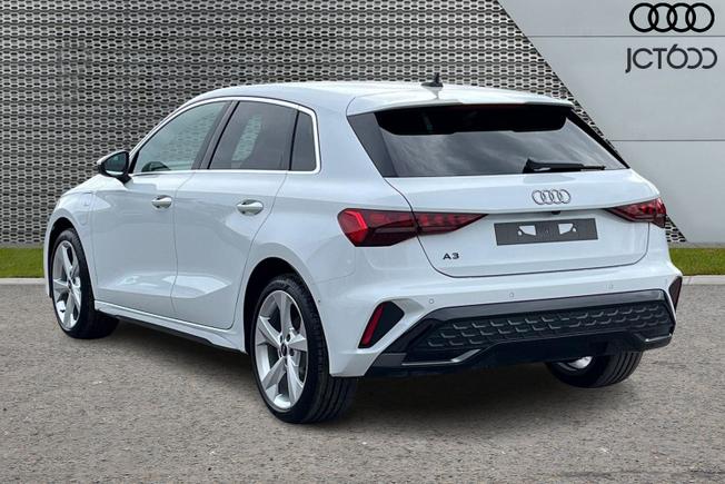 AUDI  A3 Sportback Photo 3