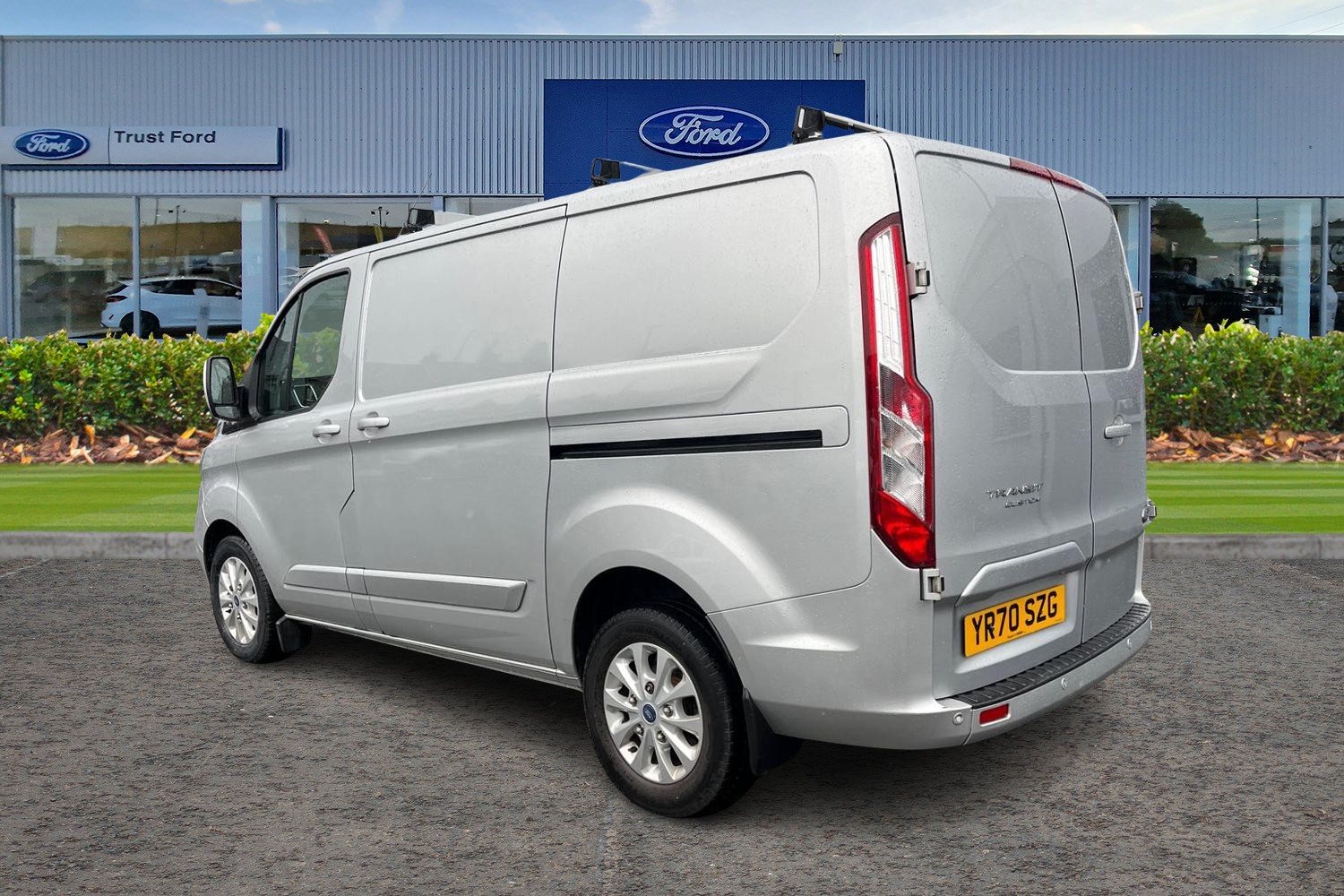 Ford TRANSIT CUSTOM Photo 1