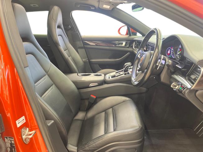 PORSCHE Panamera Photo 11