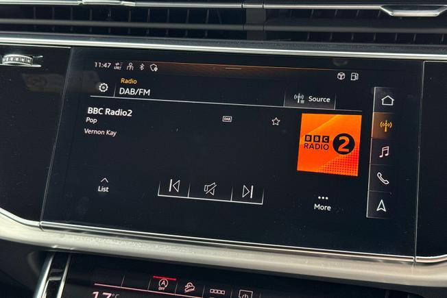 AUDI Q7 Photo 13