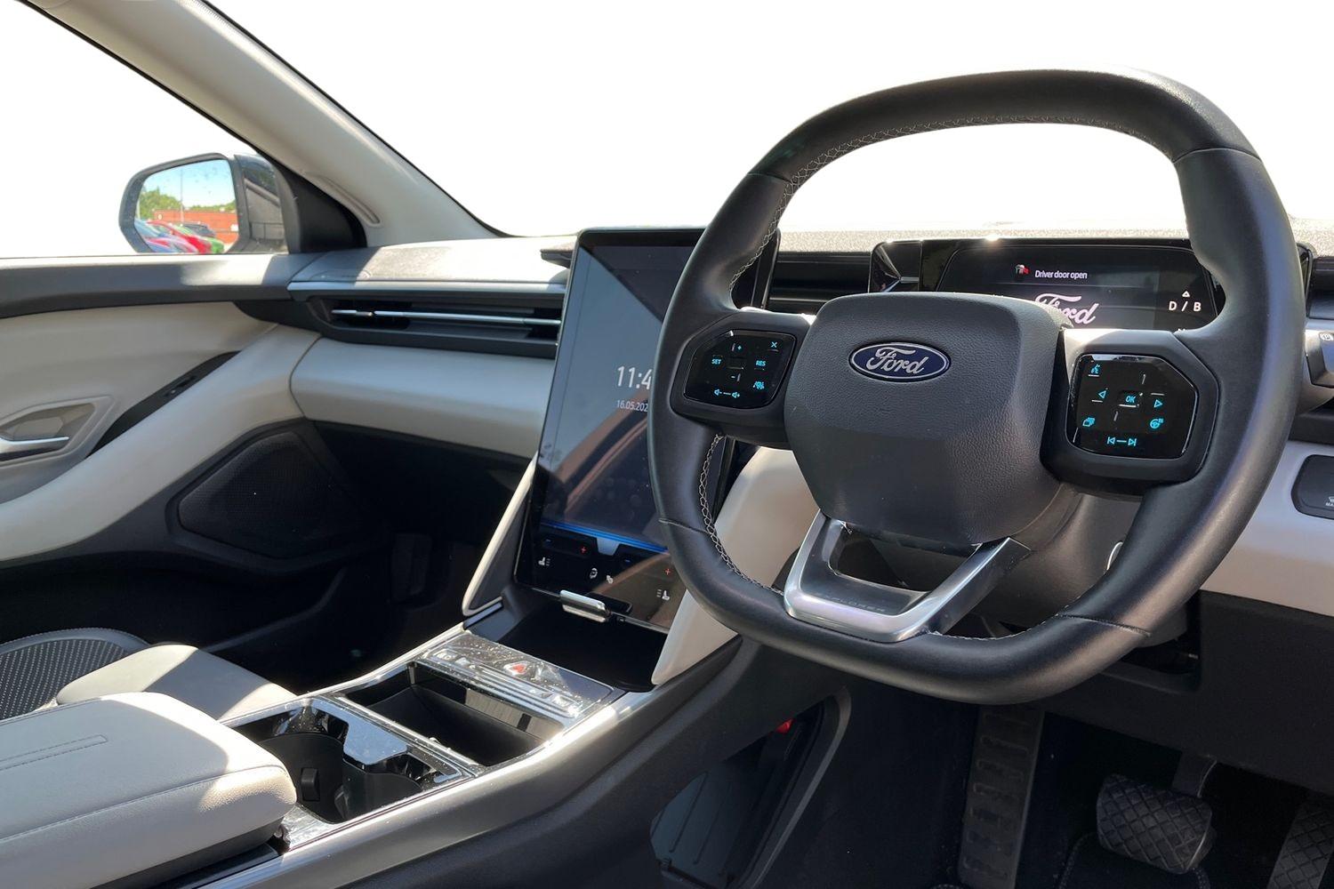 Ford Explorer Photo 8