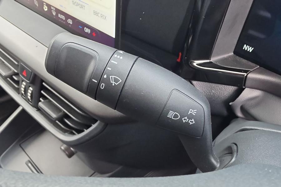 Ford E-TRANSIT COURIER Photo autoimg-4c67f43e3e342a055434557bb9ceff4bb5ed0ac3.jpg