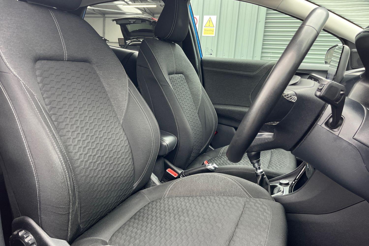 Ford PUMA Photo 16