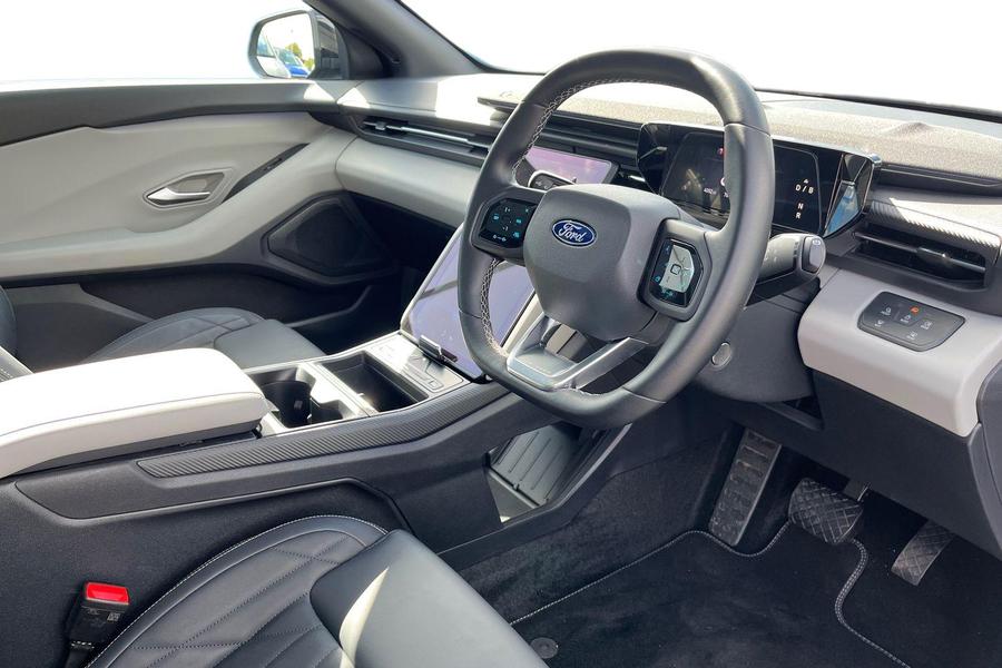 Ford Explorer Photo autoimg-4c6ce5b59b6a94ae023167e7bf155e69c0d492a9.jpg