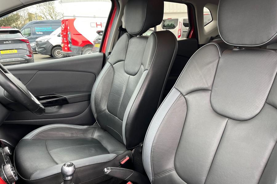 Renault CAPTUR Photo autoimg-4c6d2a8aa15ec93a745dbfc5b7c9ebc2ee180bb9.jpg