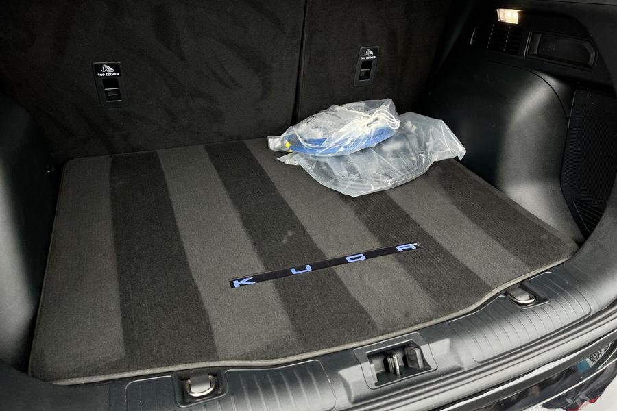 Ford Kuga Photo autoimg-4c6eec6b80abfeff3c384bf44f5a1b38dfe441e3.jpg