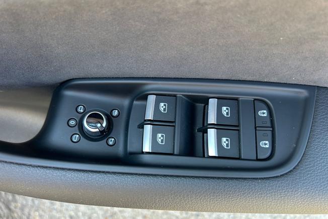 AUDI Q7 Photo 44