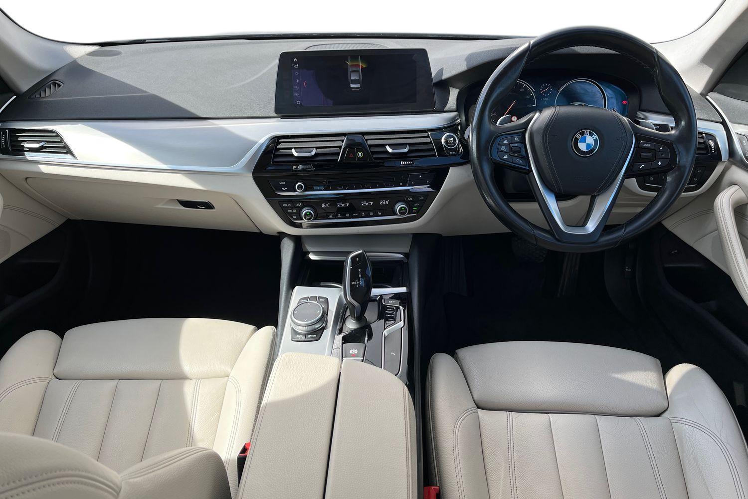 BMW 5 SERIES Photo 9