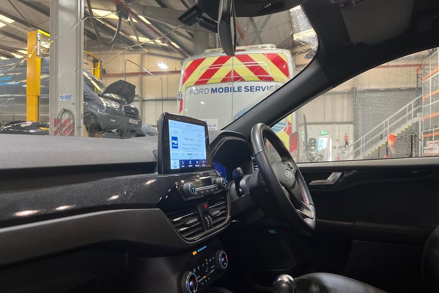 Ford KUGA Photo autoimg-4c79a69299c7455c0ae55d2ce462d7b7cbacde1d.jpg
