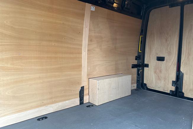 VOLKSWAGEN Crafter Photo 9