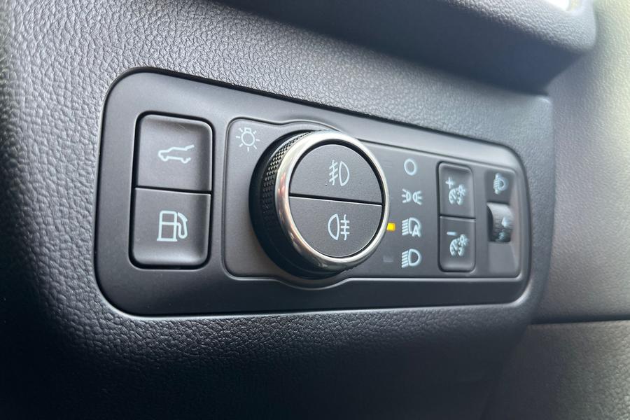 Ford Kuga Photo autoimg-4c7c43bcaa3141d7a97e93ea9b057ec5837ed8ce.jpg