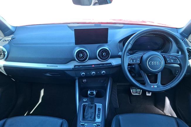 Audi Q2 Photo 10