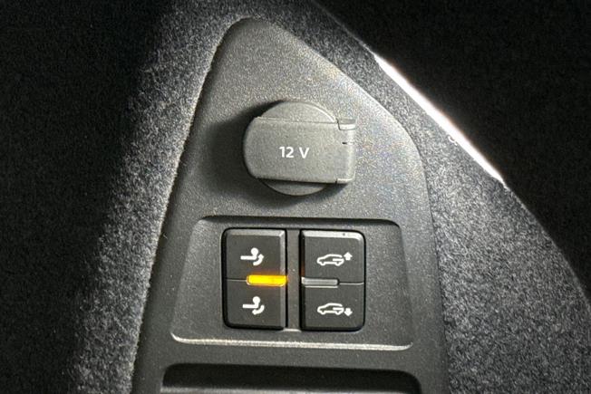 VOLKSWAGEN Touareg Photo 29