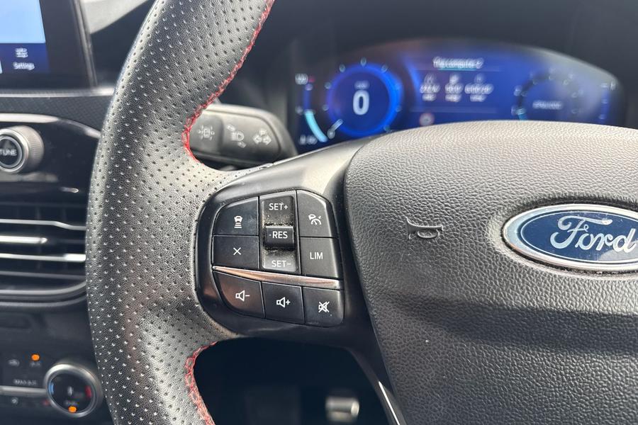 Ford KUGA Photo autoimg-4c7d700deb5ad7d1a19a071eb48c47ca34611385.jpg