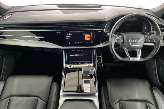 AUDI Q8 Photo 10