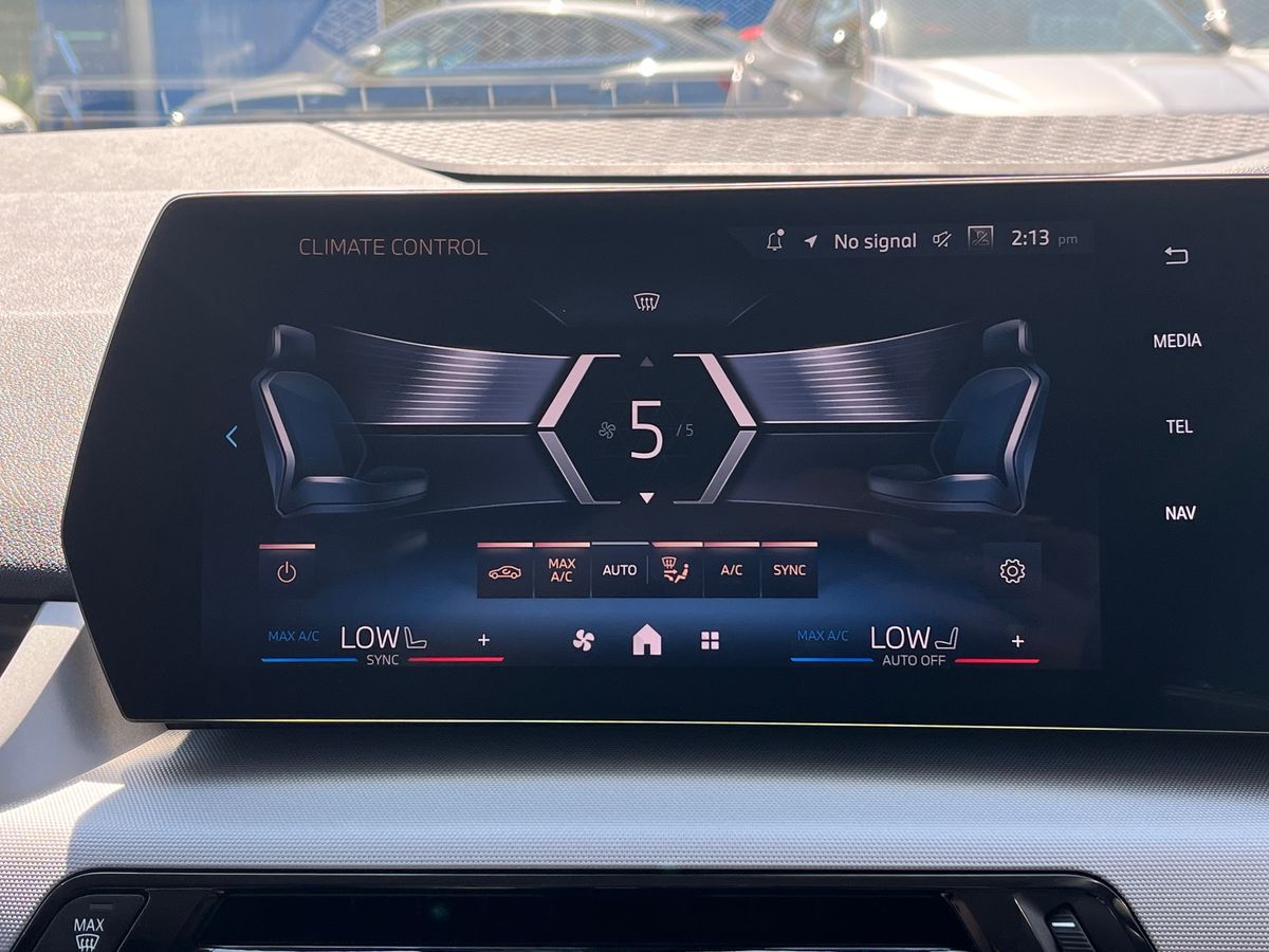 BMW 2 Series Active Tourer Photo 12