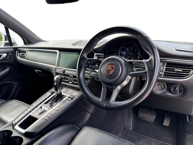 PORSCHE Macan Photo 6