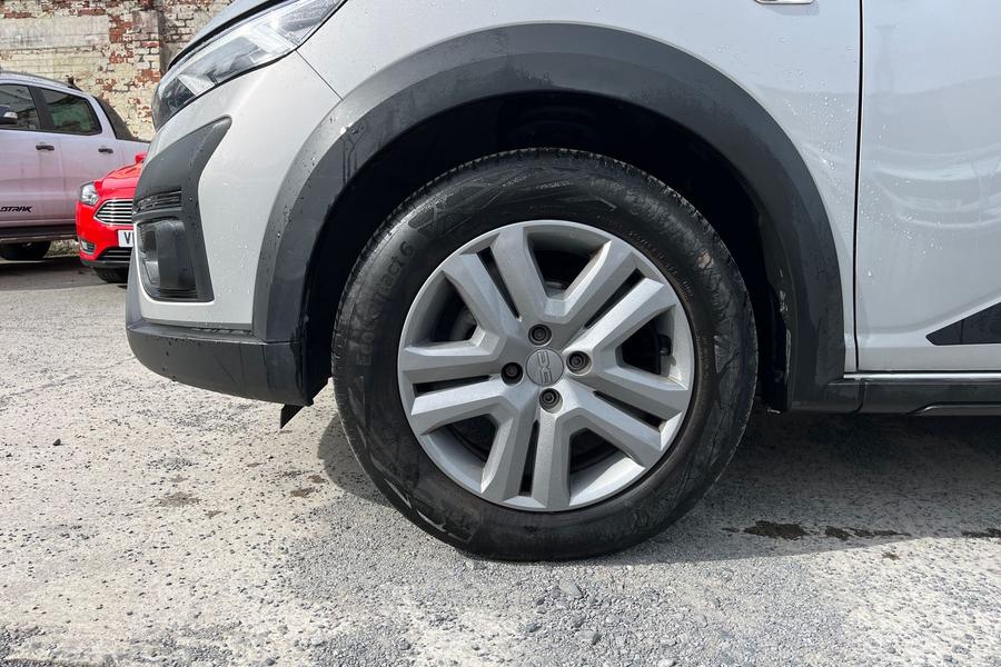 Dacia SANDERO STEPWAY Photo autoimg-4c837d96b703f8f822fbdf0bef2d2b1023034305.jpg