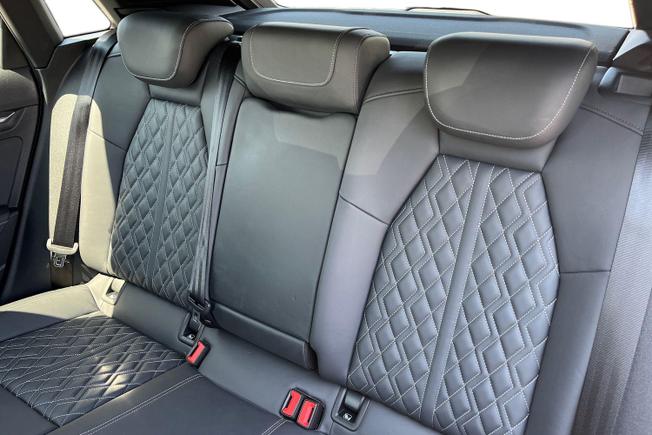 AUDI S3 Photo 9