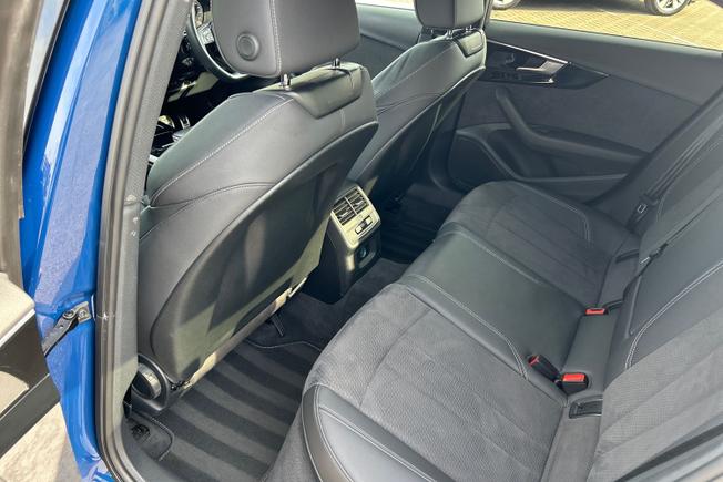 AUDI A4 Photo 40