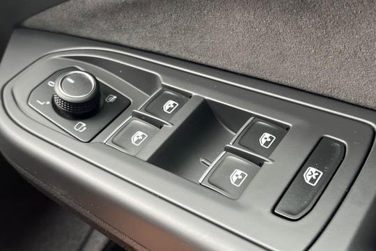 Volkswagen Golf Photo autoimg-4c8f6f903fd8531a680a0c9a701e94e6ef3b08dc.jpg