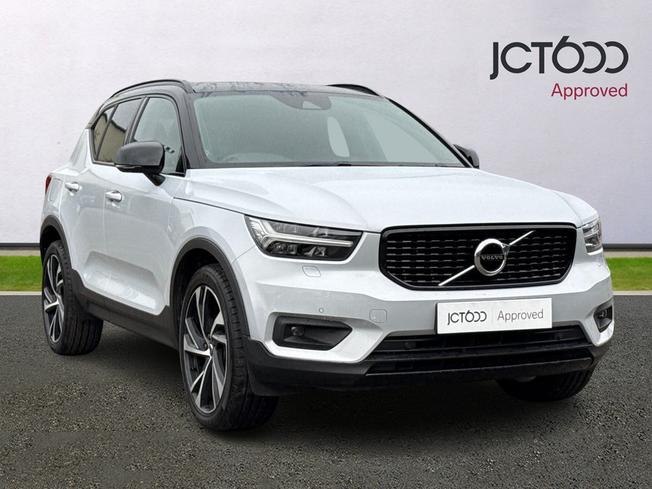 VOLVO Xc40 Photo 1