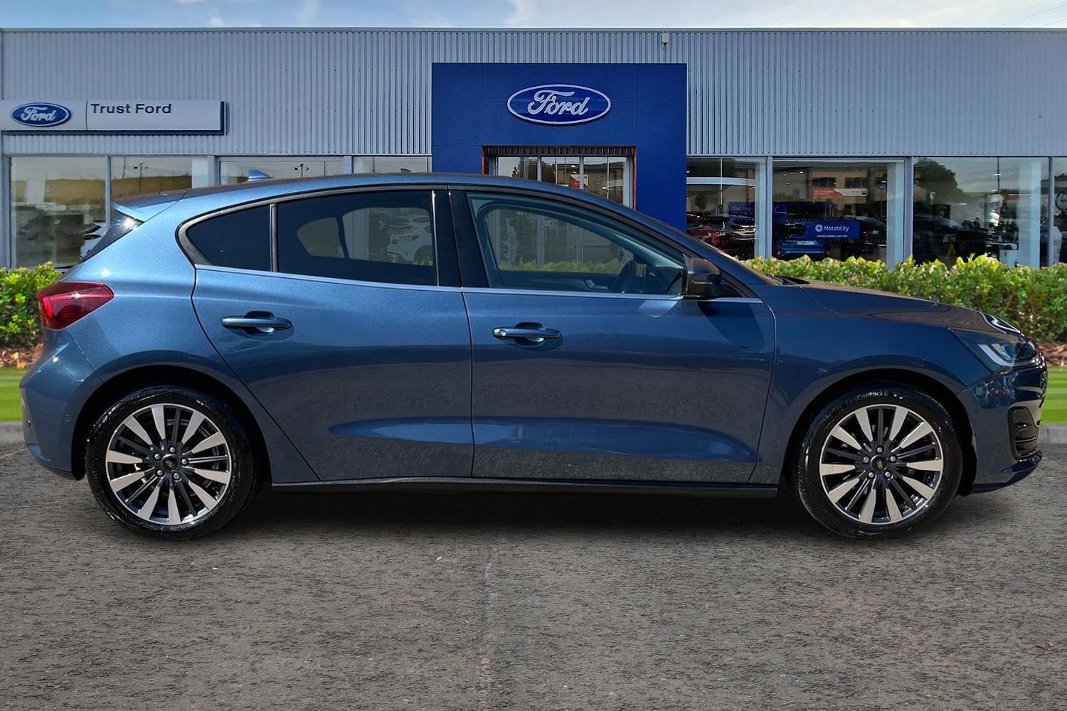 Ford FOCUS Photo 2
