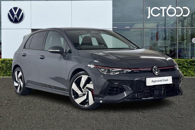 VOLKSWAGEN Golf Photo 1