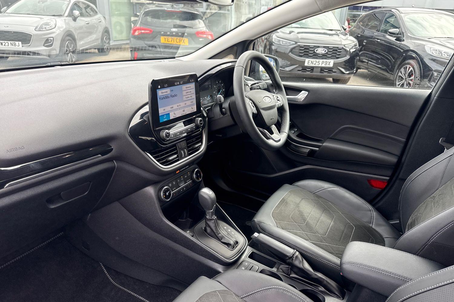 Ford FIESTA Photo 17