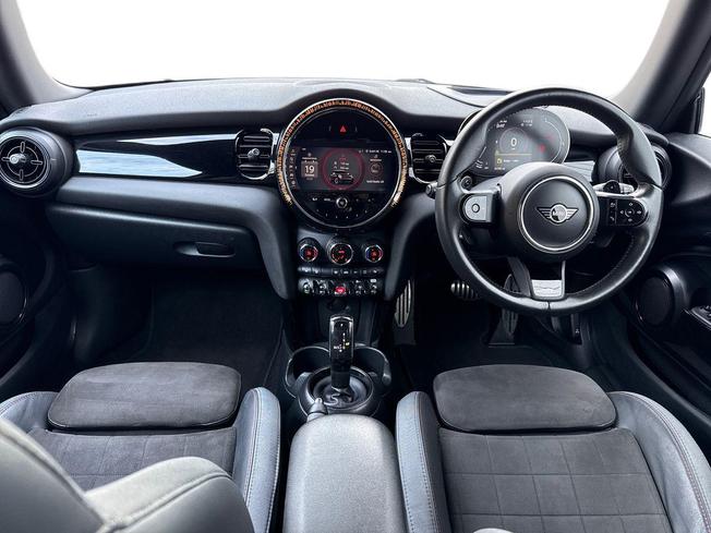 MINI Hatch Photo 10