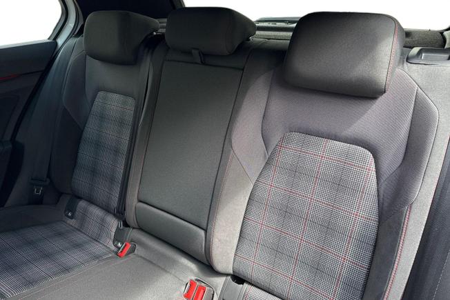VOLKSWAGEN Golf Photo 9