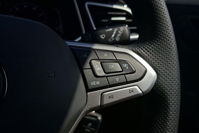 VOLKSWAGEN T-Roc Photo 17
