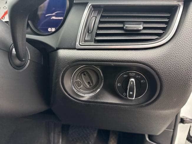 PORSCHE Macan Photo 28