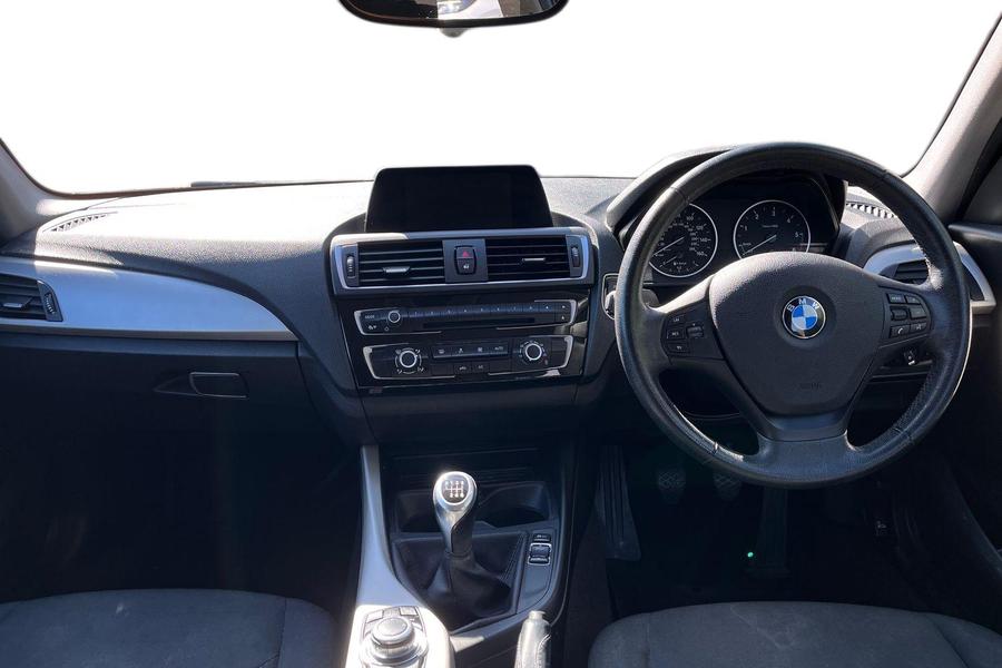 BMW 1 Series Photo autoimg-4cae2bb85a0bfdf8d3836f173feede08de4d0a2e.jpg