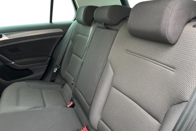 VOLKSWAGEN Golf Photo 9