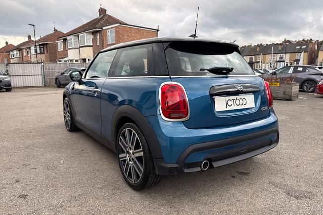 MINI Hatch Photo 23