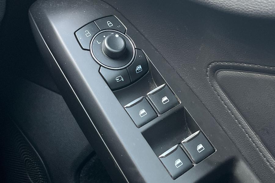 Ford Focus Photo autoimg-4cb34ee0b36d3178ccb5c8a1368947a075d03f7b.jpg