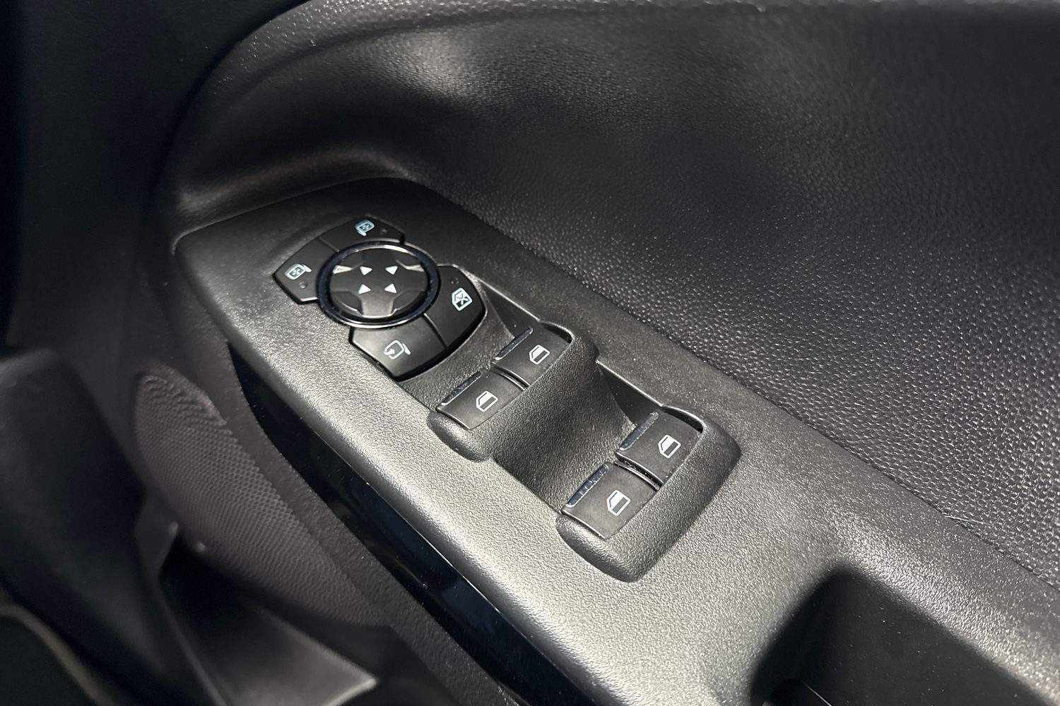 Ford ECOSPORT Photo 15