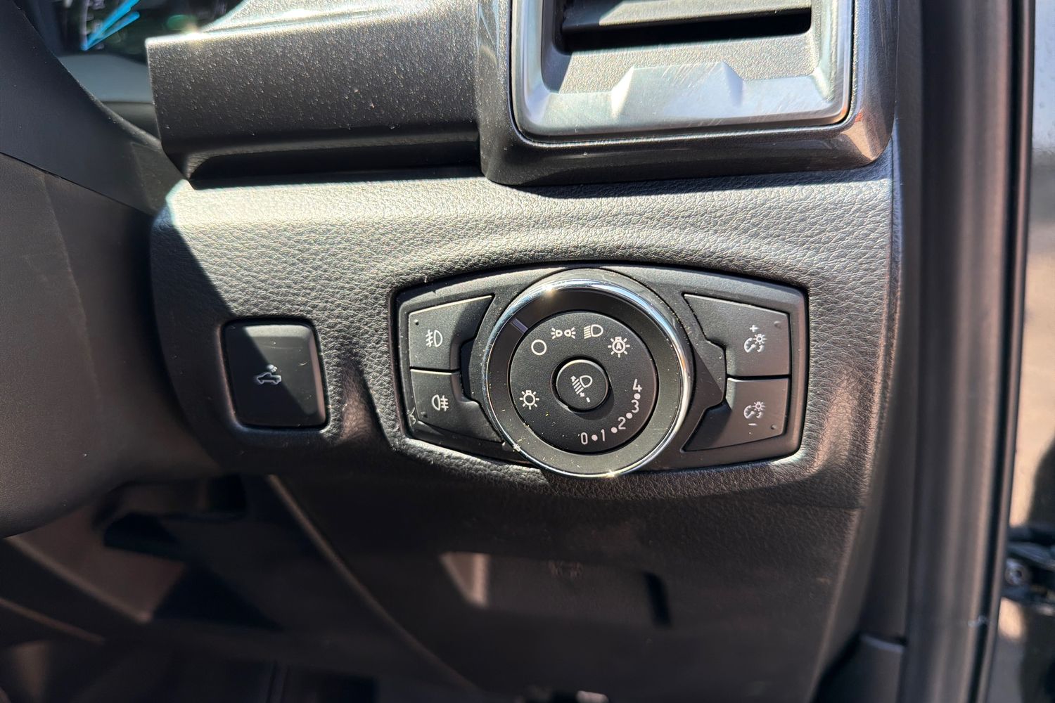 Ford RANGER Photo 36