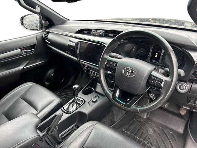 TOYOTA Hilux Photo 6