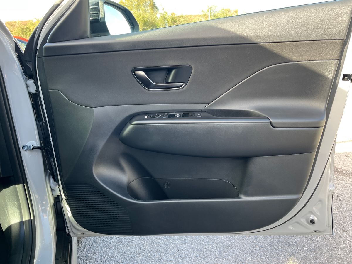 Hyundai KONA Photo 26