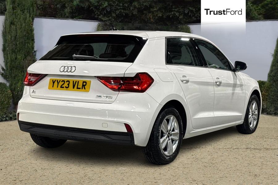 Audi A1 Photo autoimg-4cbeb6e5c581cc6765a7099d2ad6b05a7e69e61a.jpg