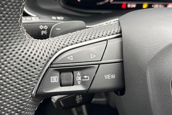 AUDI Q7 Photo 16
