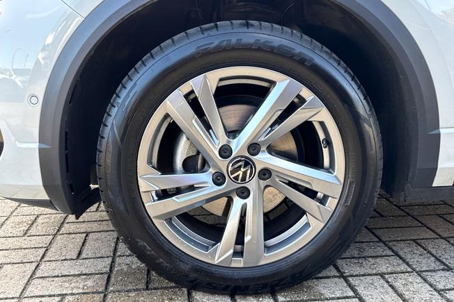 VOLKSWAGEN T-Roc Photo 23