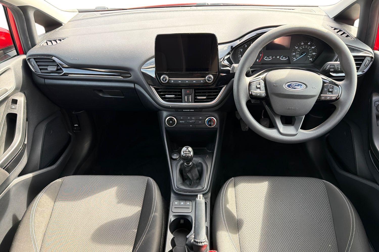 Ford FIESTA Photo 9
