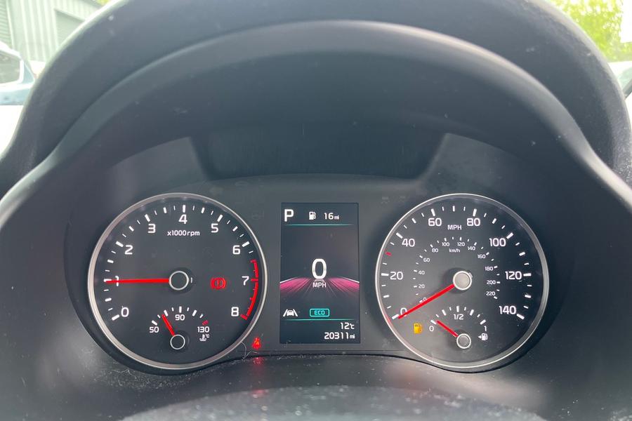 Kia STONIC Photo autoimg-4ccb4cff8727b3f6e89a3939654339ce6776c161.jpg