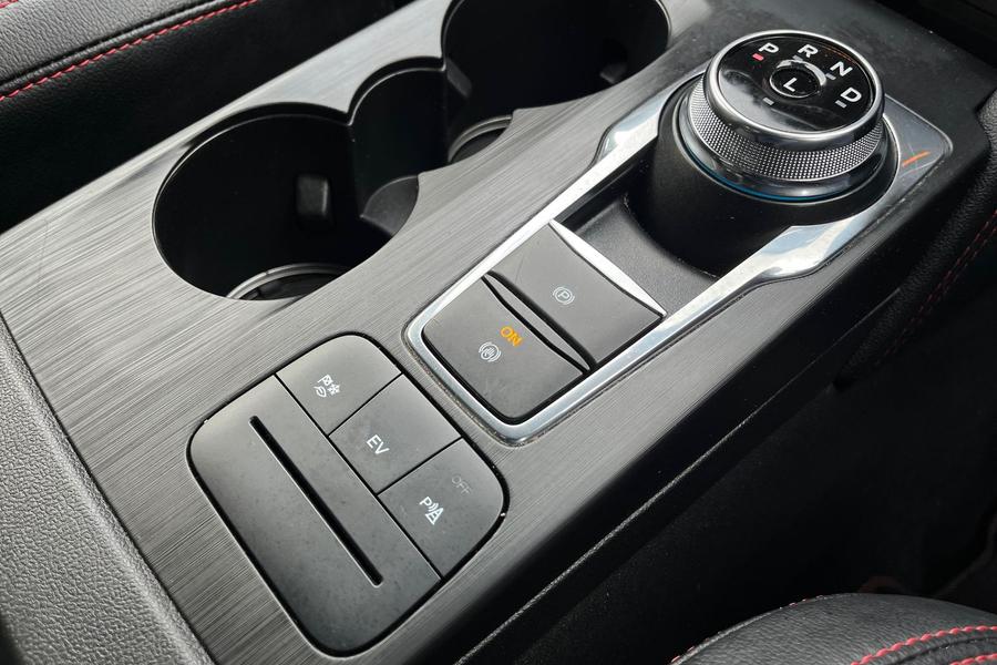 Ford KUGA Photo autoimg-4ccbc7b982755d5d448a3907df4a4fafbdf82edd.jpg