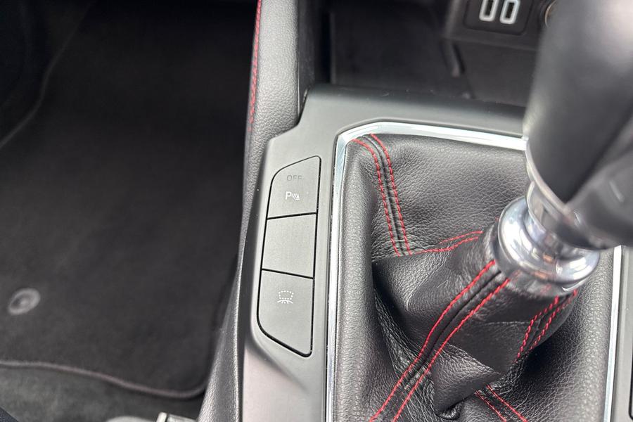 Ford KUGA Photo autoimg-4cccb6cb69071c38bdab5982af4e30996b74be59.jpg