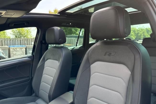 VOLKSWAGEN Tiguan Photo 31