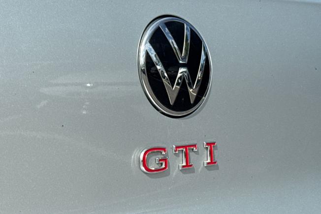 VOLKSWAGEN Golf Photo 49